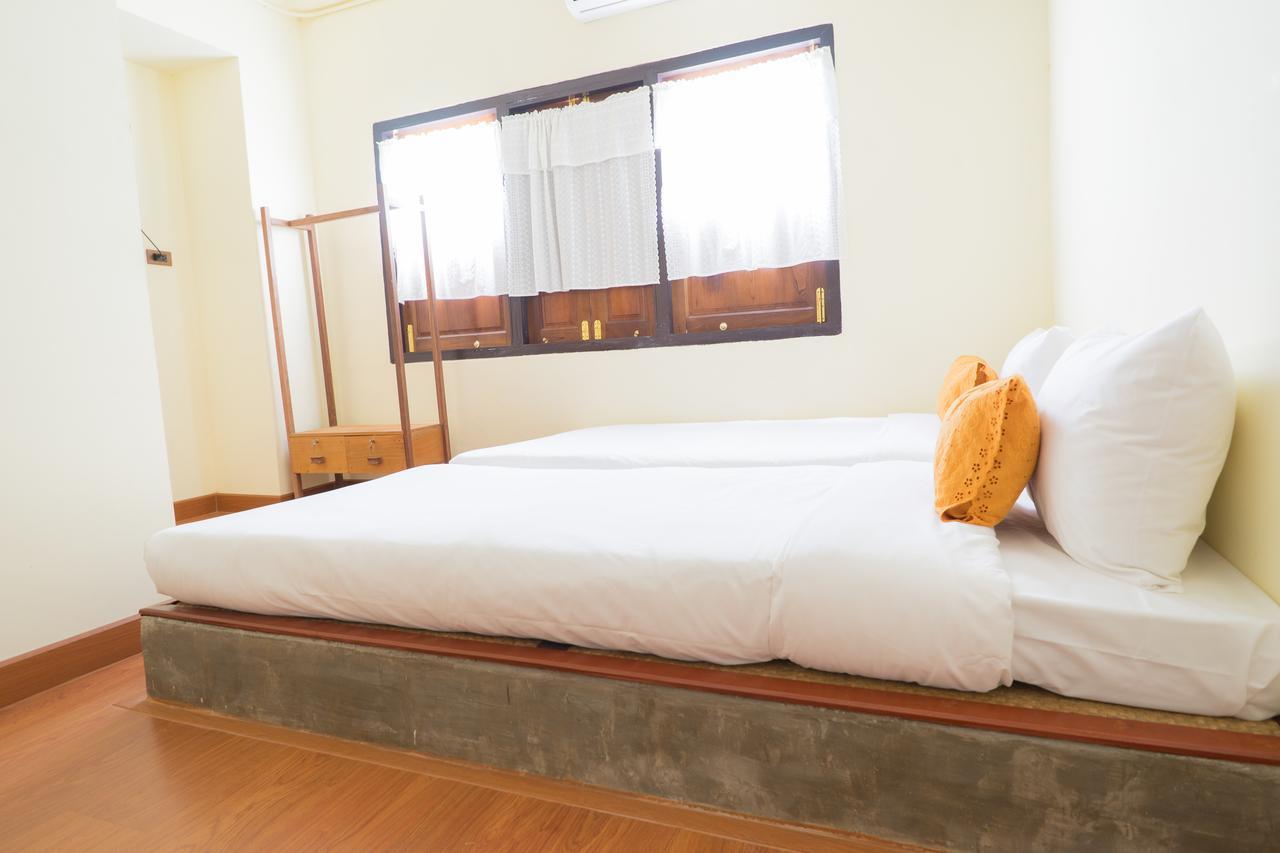 Manon Sleepeatdrink Bed & Breakfast Чиангмай Екстериор снимка