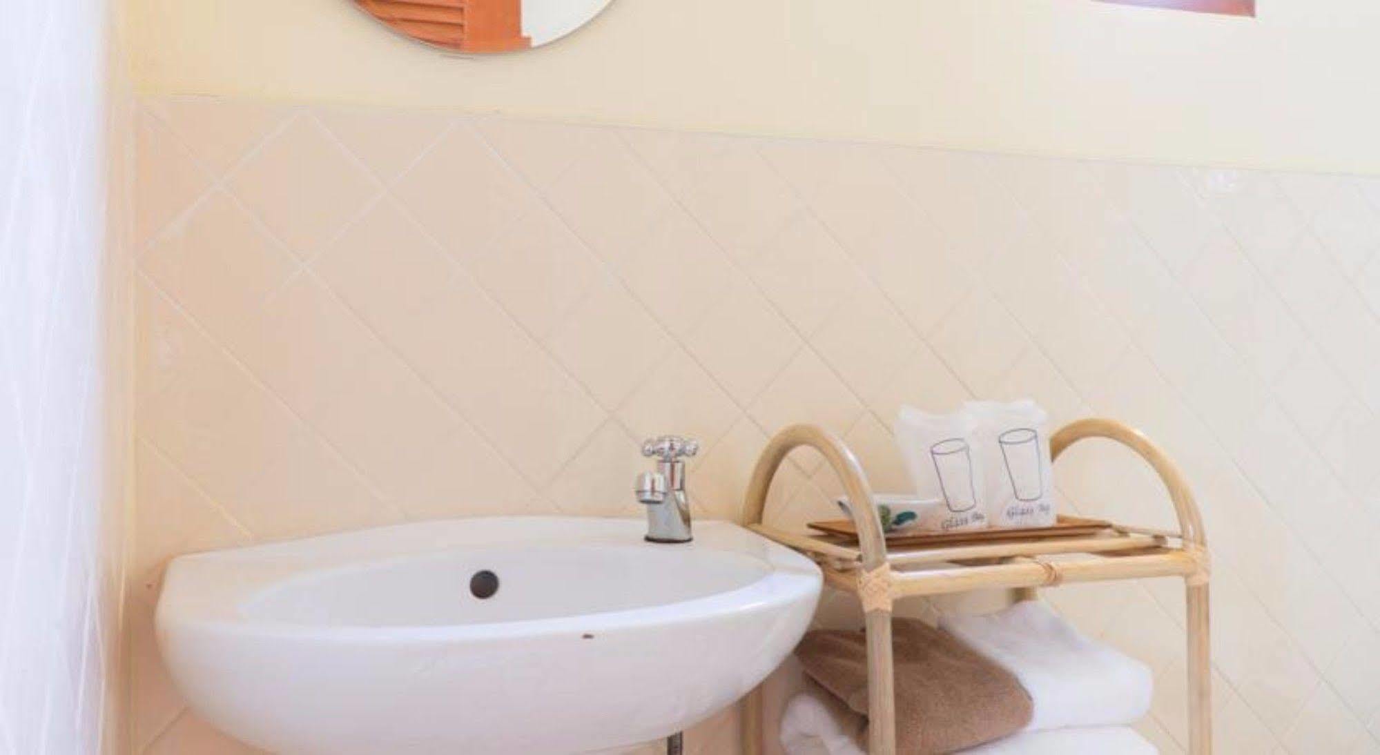 Manon Sleepeatdrink Bed & Breakfast Чиангмай Екстериор снимка