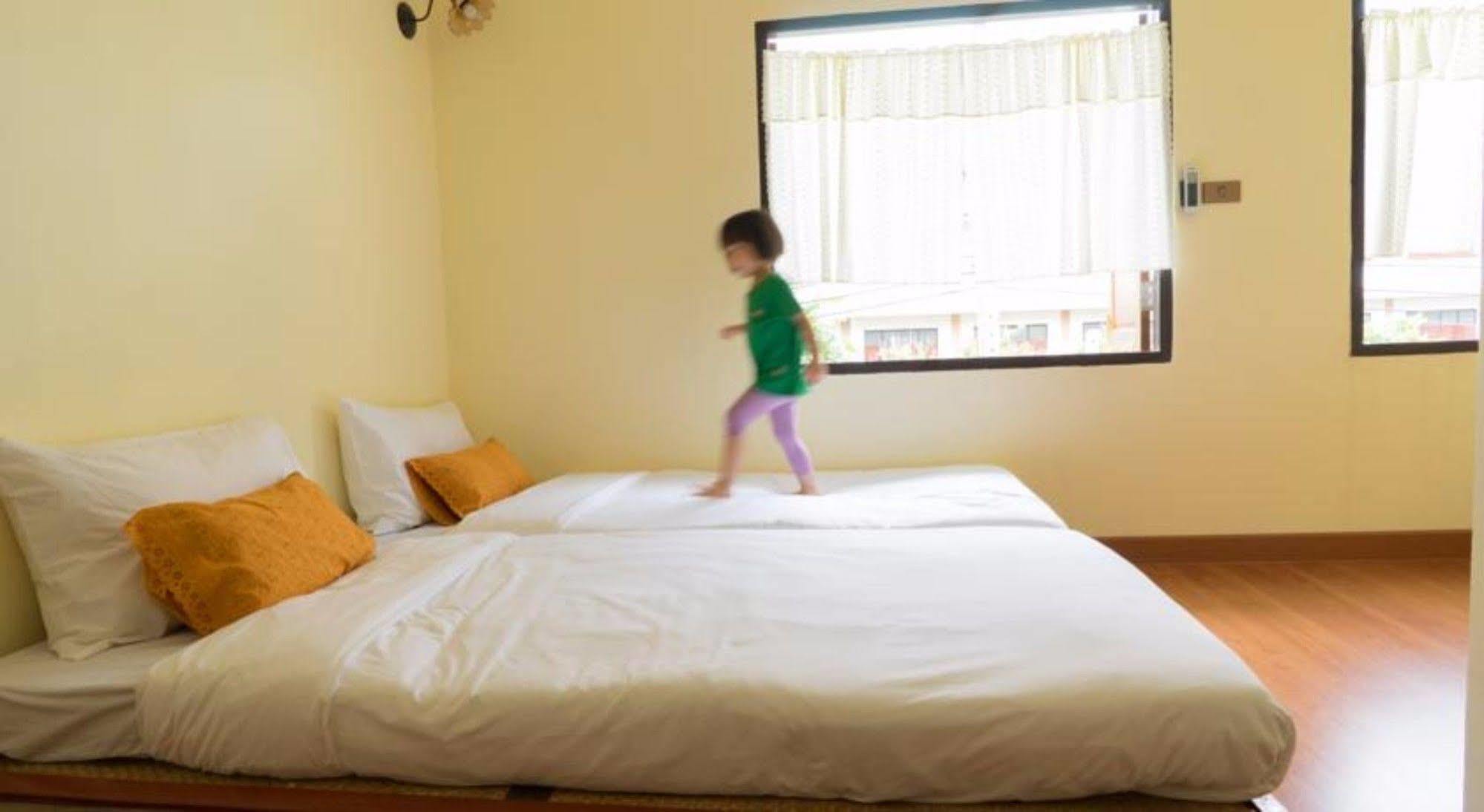 Manon Sleepeatdrink Bed & Breakfast Чиангмай Екстериор снимка